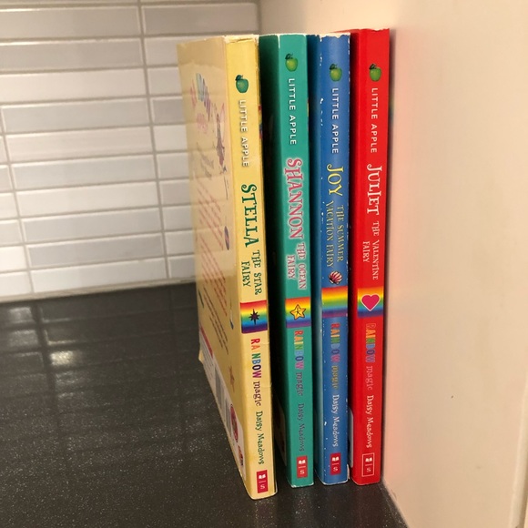 4 Rainbow Magic special edition fairy books - Picture 6 of 13